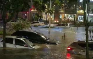 西安爆料暴雨最新消息,城区内涝严重，紧急救援行动展开